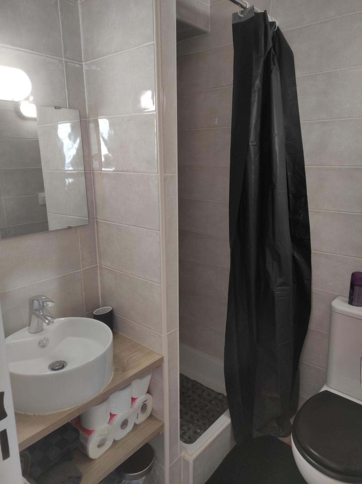 Centre Port,Studio Cosy,Vue Piscine Et Sur Le Parking Prive Ainsi Que Le Mont Saint Martin Agde Εξωτερικό φωτογραφία